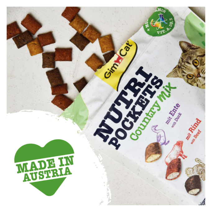 GimCat Nutri Pockets Кантрі мікс Вітамінізовані ласощі з качкою яловичиною та індичкою для дорослих котів 150г